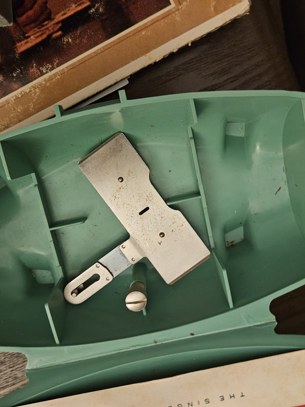 Vintage Singer Buttonholer Attachment With Case And Templates Sewing Buttons - Picture 8 of 10